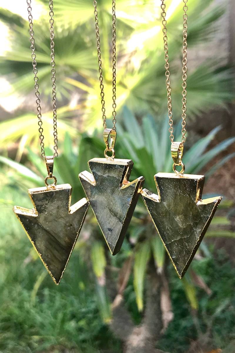 Labradorit Halskette - Pfeilkopf Anhänger Vergoldet Boho Kristall Schmuck Geschenk Unter 20 Dollar I1110 von VividBloom