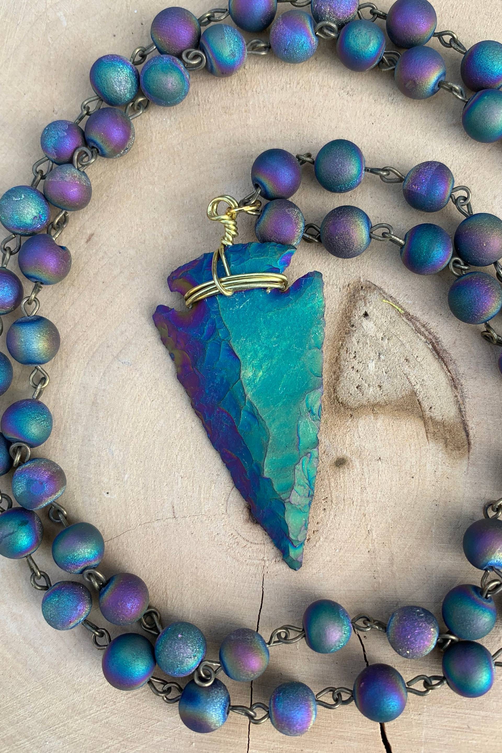 Regenbogen Titan Druzy Achat Perlen Halskette Mit Beschichtetem Stein Pfeilkopf Anhänger - Rosenkranz Kette Boho Schmuck I1186 von VividBloom