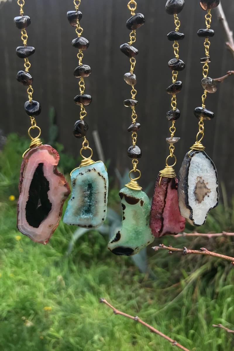 Unregelmäßige Achat Quarz Geode Scheibe Kristall Halskette An Naturstein Rosenkranz Perle Vergoldet Kette - Unikat Edelstein Schmuck von VividBloom