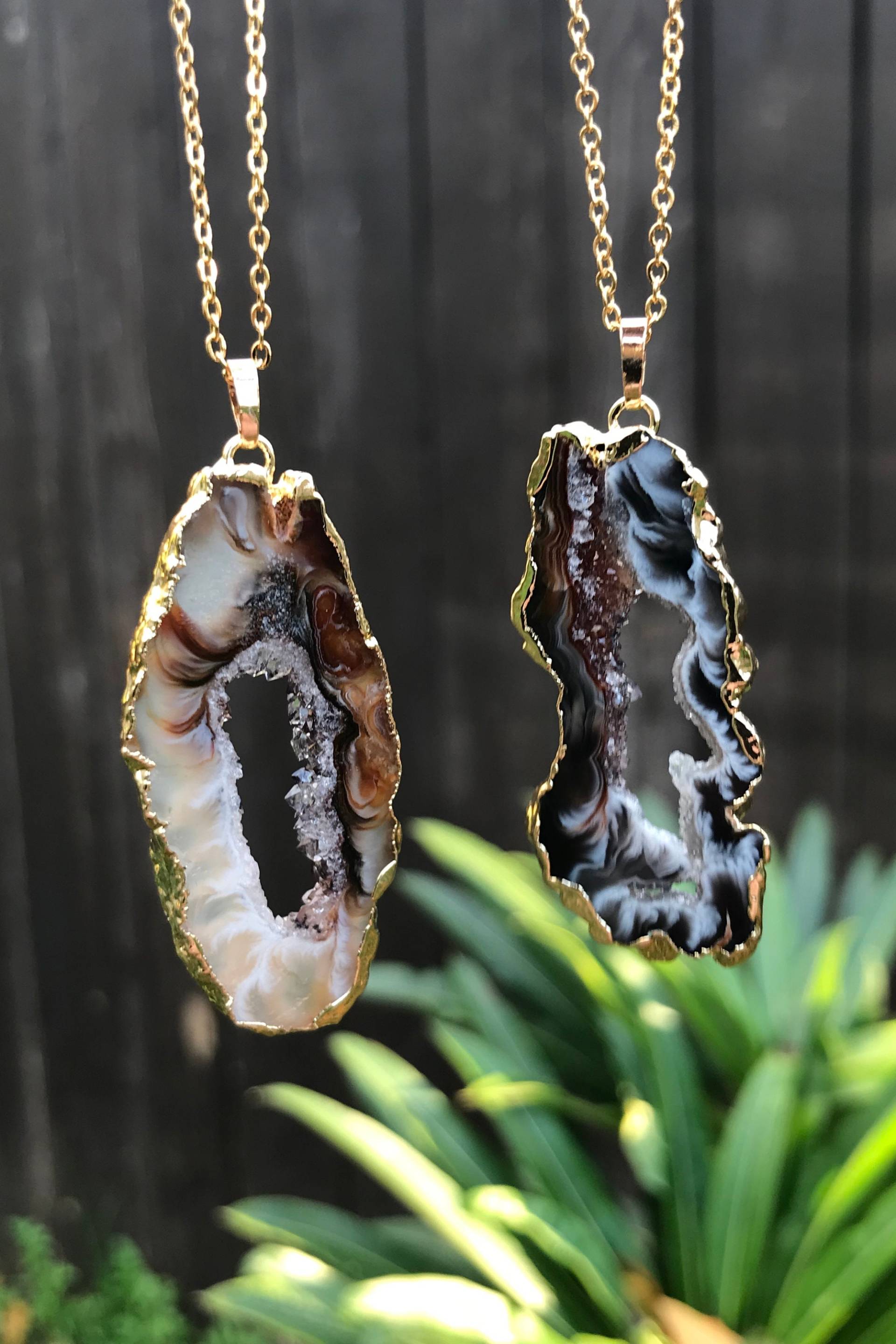 Unregelmäßige Vergoldete Achat Scheibe Halskette - Braun Schwarz Gebändert Anhänger Kristall Mineral I1134 von VividBloom
