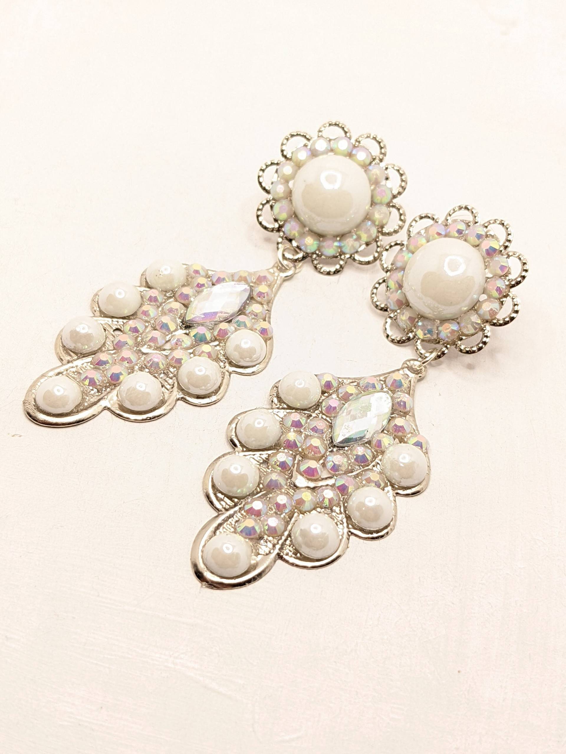 Ohrringe Vintage, Braut, Ohrstecker, Hochzeit, Romantisch, Silber, Weiß, Rose, Blatt, Blume, Strass, Vividcolors Ohrringe Vintage, Braut, Ohrstecker, Hochzeit, Romantisch, Silber, Weiß, Rose, Blatt, Blume, Strass, Vividcolors von VividColors