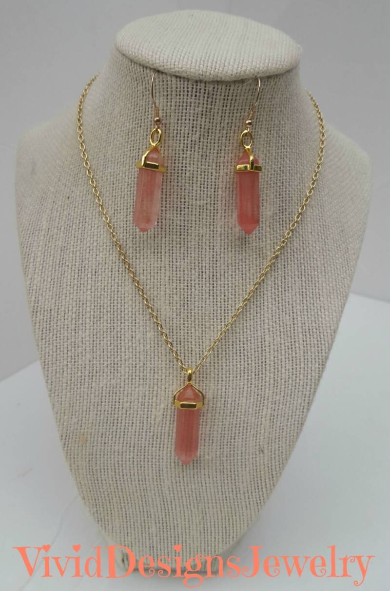 Korallen Quarz Briolette Tropfen Statement Halskette Und Ohrring Set Korallen Quarz Briolette Tropfen Statement Halskette Und Ohrring Set von VividDesignsJewelry