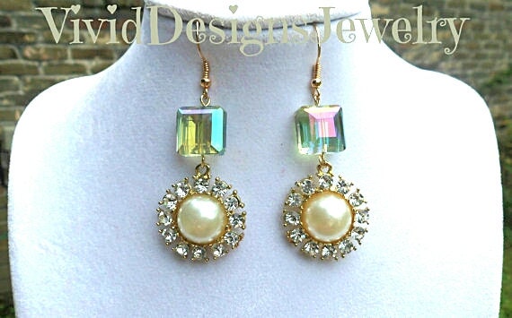 Kristall Und Perle Kronleuchter Ohrringe Baumeln Statement Ohrringe - Braut - Hochzeit Kristall Und Perle Kronleuchter Ohrringe Baumeln Statement Ohrringe - Braut - Hochzeit von VividDesignsJewelry
