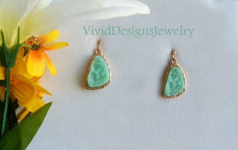 Seafoam Teardrop Statement Ohrringe - Mint Grüner Schmuck Druzy Stone Seafoam Teardrop Statement Ohrringe - Mint Grüner Schmuck Druzy Stone von VividDesignsJewelry