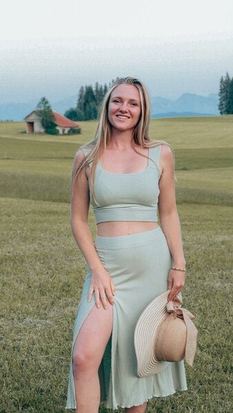 Vivien Joy Farrah Basic Crop Top von Vivien Joy