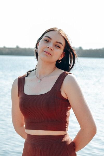 Vivien Joy Farrah Basic Crop Top von Vivien Joy