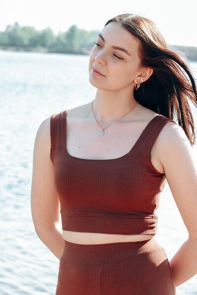 Vivien Joy Farrah Basic Crop Top von Vivien Joy