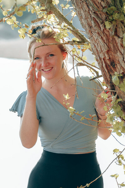 Vivien Joy Wickeltop mit Schmetterlingsärmel - Farrah von Vivien Joy