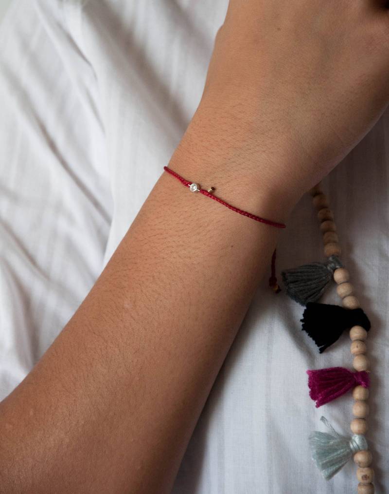 0, 06 Ctw. Diamant Rotes String Armband Geflochtenes in 14K Massivgold 0, 06 Ctw. Diamant Rotes String Armband Geflochtenes in 14K Massivgold von VivienFrankDesigns
