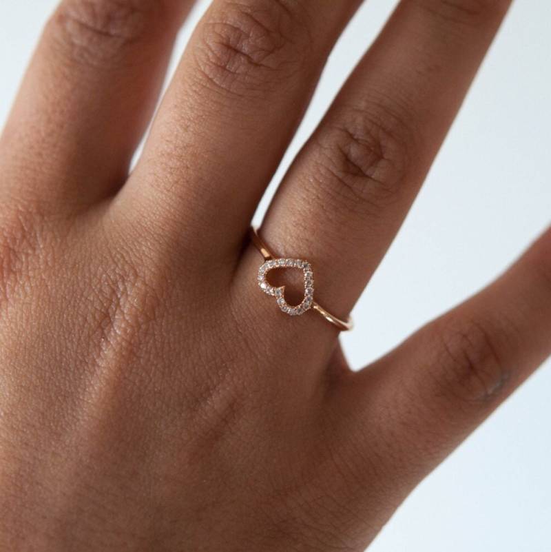 18K Rose Gold Diamant Herz Ring Pave Stapelring, Größe 6 3/4 von VivienFrankDesigns