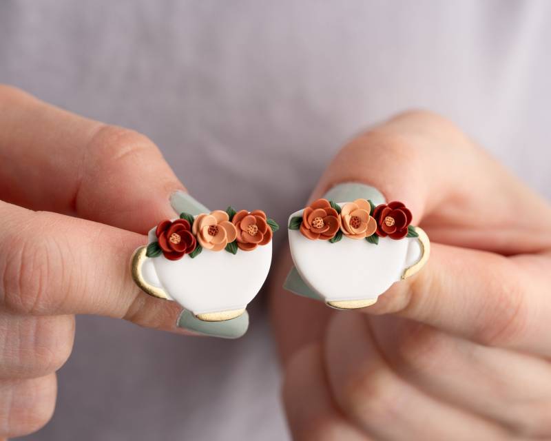 Herbst Blumen Kaffeebecher Ohrstecker | Romantisch Elegante Ohrringe Handgefertigten Herbstschmuck Herbst Blumen Kaffeebecher Ohrstecker | Romantisch Elegante Ohrringe Handgefertigten Herbstschmuck von Viviendesignstudio