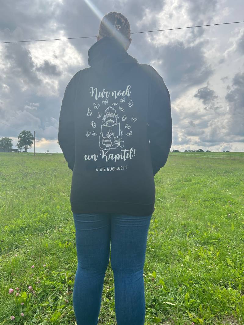 Hoodie „Nur Noch Ein Kapitel" Bookish von Vivisbuchwelt