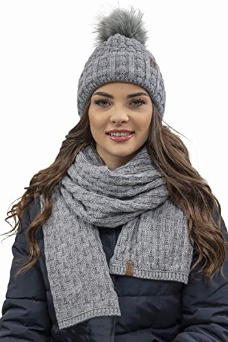 VIVISENCE Damen Bommelmütze, Warm Und Bequem Kopfbedeckung Für Herbst Und Winter, Wintermütze Mit Bommel, Warm Dick Strickmütze, Klassisch Mütze Für Frauen, Hergestellt In Der EU, Hellgrau von VIVISENCE