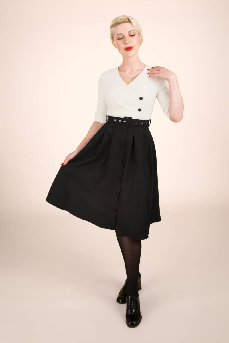 Contrast Button Swing Kleid in Schwarz und Off White von Vixen
