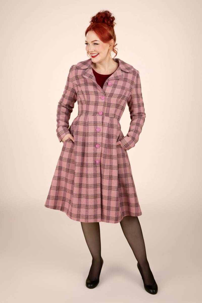 Flower Button Check Mantel in Rosa von Vixen