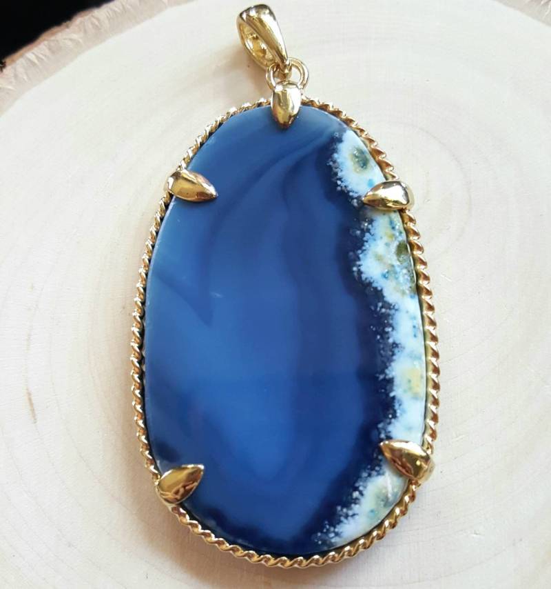 Aqua Blau Achat Anhänger, Blauer Stein & Weiß Geode Scheibe Blaue Kristall Anhänger Aqua Blau Achat Anhänger, Blauer Stein & Weiß Geode Scheibe Blaue Kristall Anhänger von VixenBEADSandJEWELRY