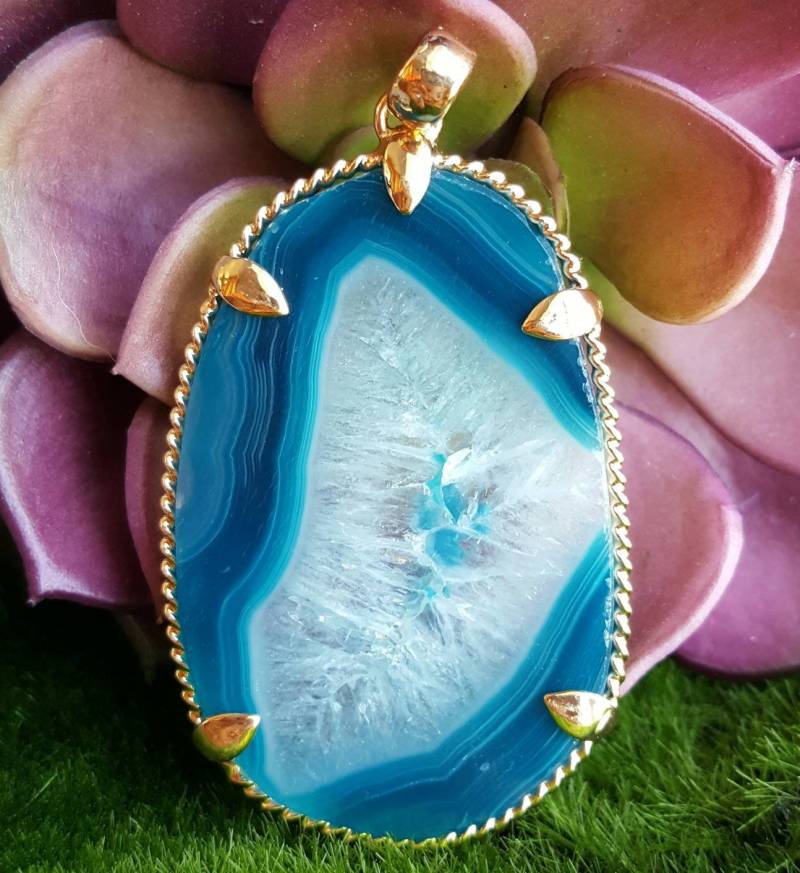 Aqua Blau Achat Anhänger, Blauer Stein & Weiß Geode Scheibe Blaue Kristall Anhänger von VixenBEADSandJEWELRY