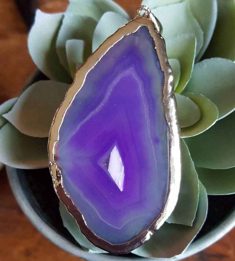 Lila Achat Scheibe Anhänger, Lila Stein Und Silber Fokal Kristall Anhänger Lila Achat Scheibe Anhänger, Lila Stein Und Silber Fokal Kristall Anhänger von VixenBEADSandJEWELRY