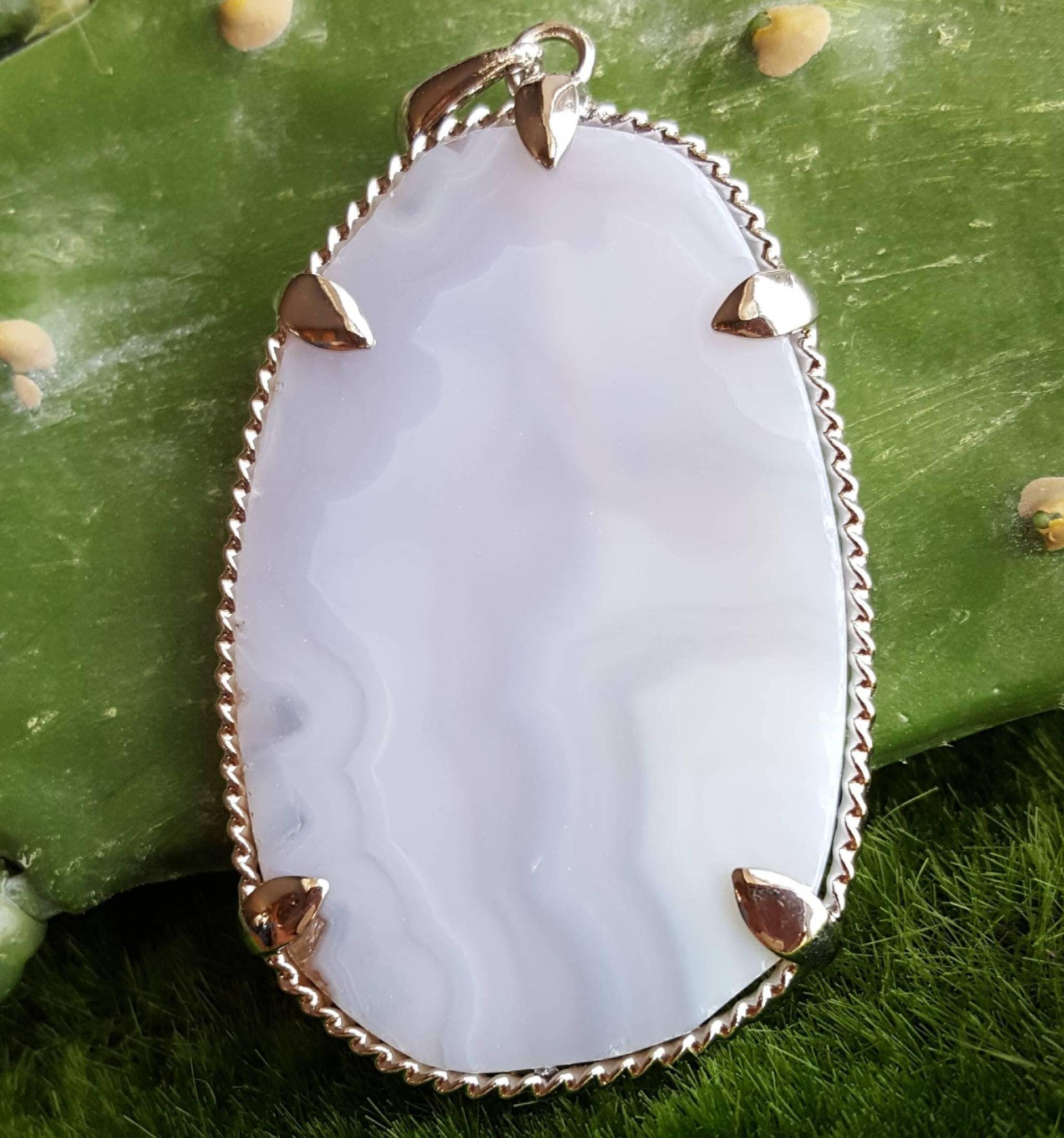 Silber Und Grau Achat Anhänger, Graustein Stein Graue Kristall Scheibe Natürliche Weißen Anhänger Silber Und Grau Achat Anhänger, Graustein Stein Graue Kristall Scheibe Natürliche Weißen Anhänger von VixenBEADSandJEWELRY