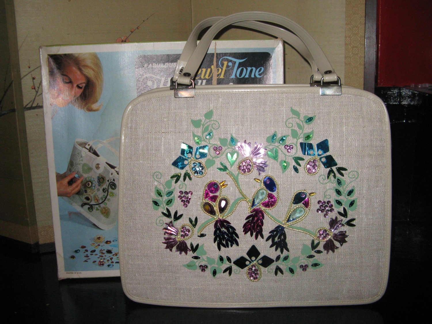 Enid Collins Stil Juwel Ton Singvögel Perlen Handwerk Handtasche Mit Box Und Anweisungen Abgeschlossen von VixenVintage