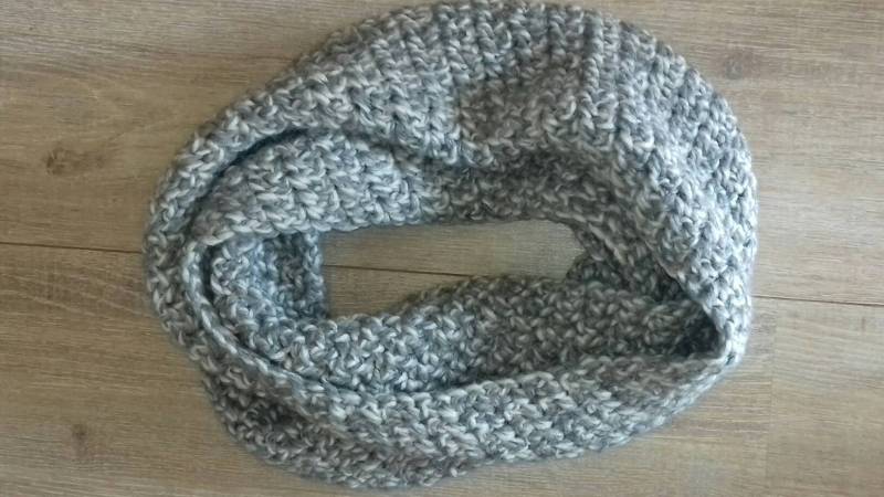 Grauer Häkelschal, Warmer Weicher Schal, Tunnelschal, Handgemachter von Vlijtigiesje