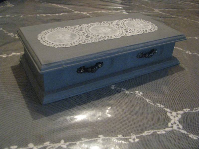 Schmuckkästchen Grau Mit Aufgepimpter Spitze von Vlijtigiesje