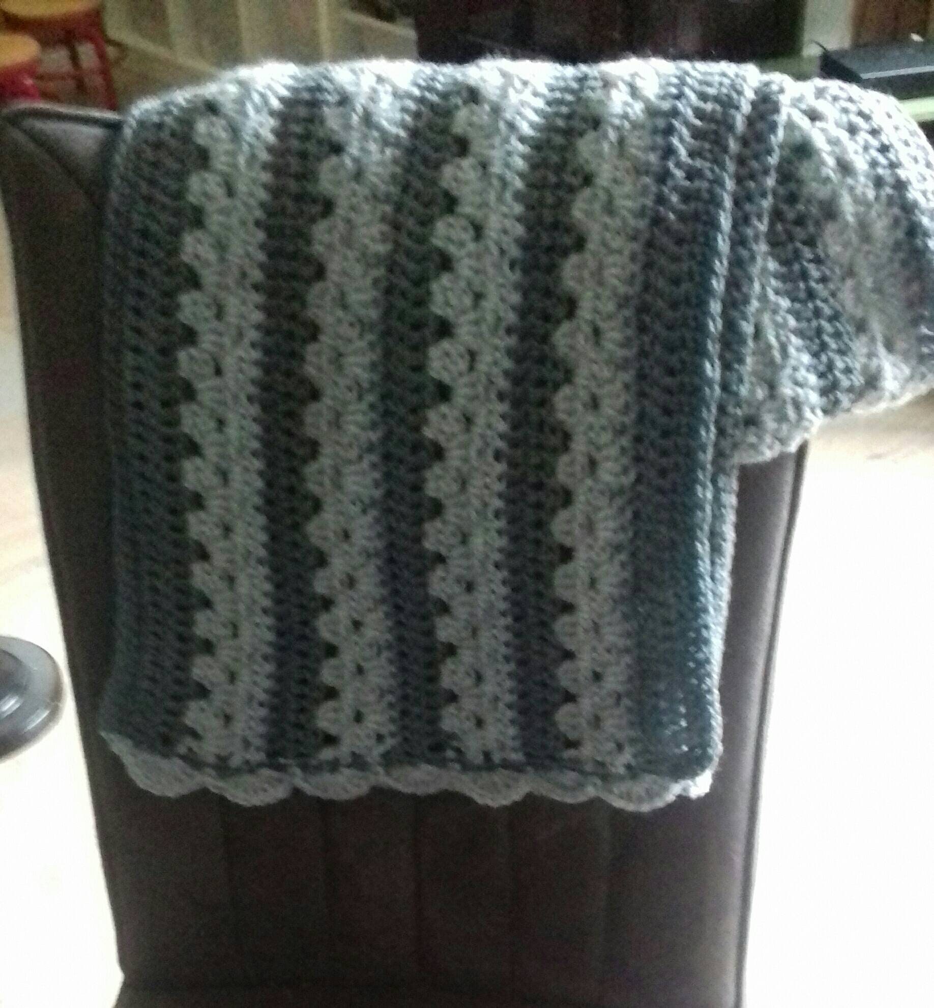 Warmer Winterschal, Gehäkelter Damenschal, Grauer Schal, Langer Schal von Vlijtigiesje