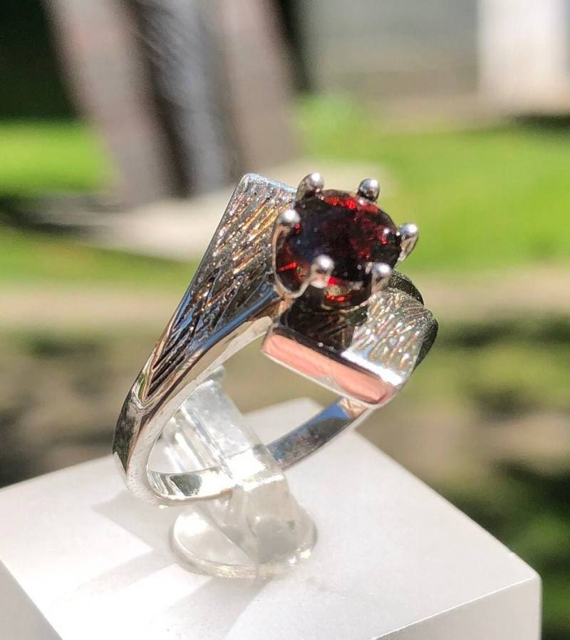 Sterling Silber Granat Ring Herz & Rhombus Stein Schmuck von Vltavin