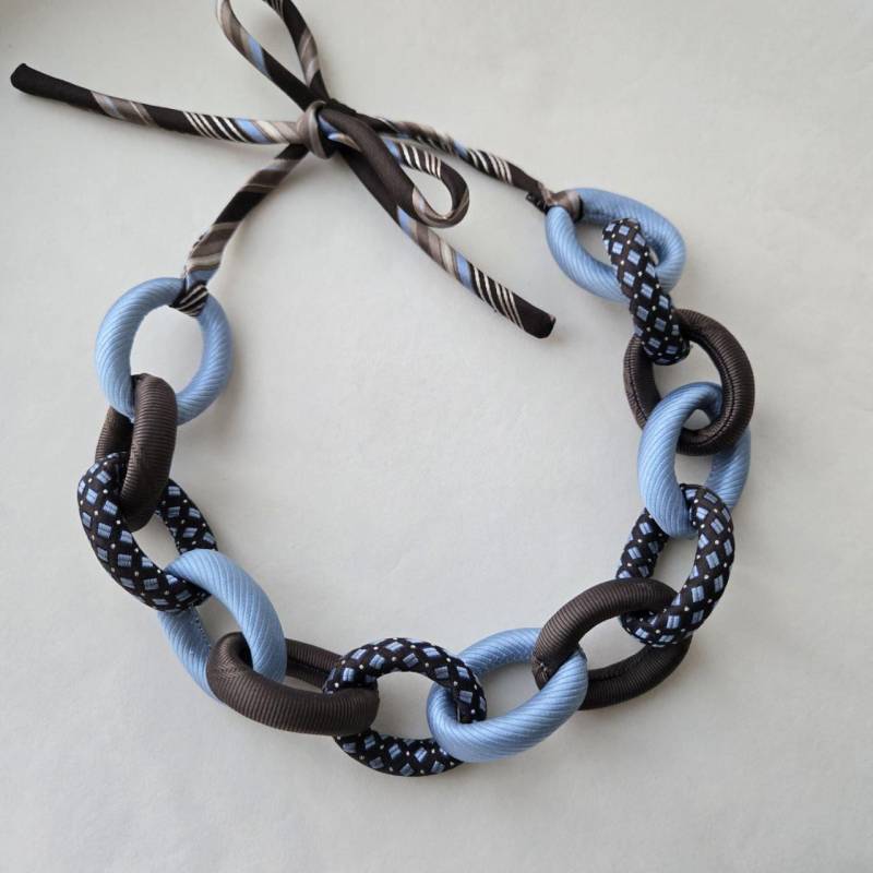 100% Seide Halskette, Handgefertigt Aus Recycelten Krawatten Gliederkette Statement Upcycled Silk Halskette Einzigartiger Schmuck von VmCreativeUpcycling