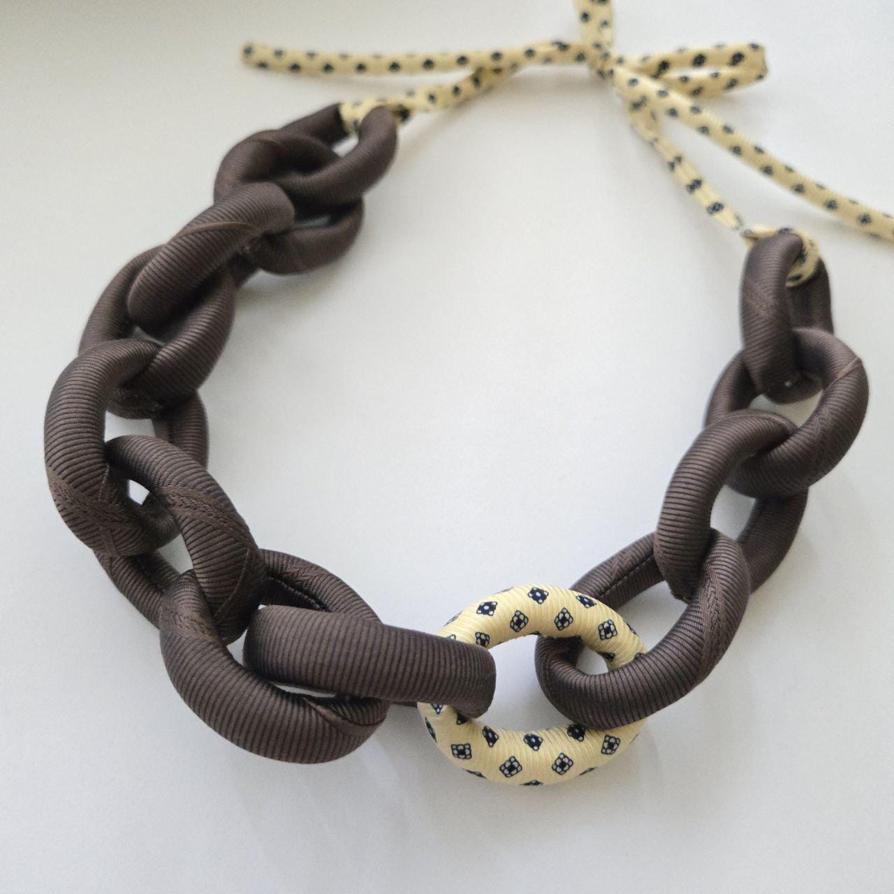 Einzigartige 100% Seide Halskette, Handgefertigt Aus Recycelten Krawatten Chunky Link Chain Halskette Statement Upcycled von VmCreativeUpcycling