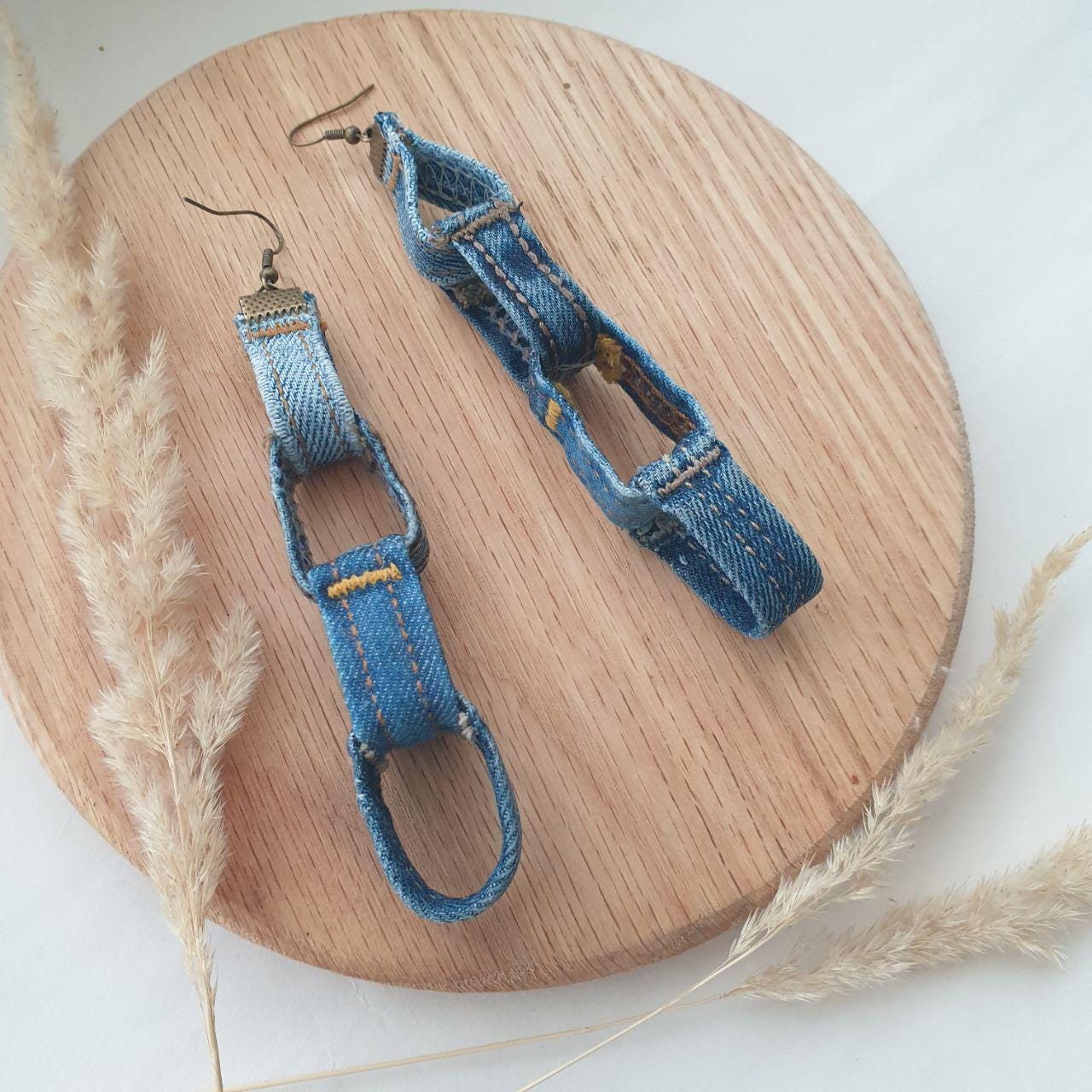 Lange Denim Kette Ohrringe Jeans Chainlink Creolen Upcycled Jeansohrringe Blue Statement Lange Denim Kette Ohrringe Jeans Chainlink Creolen Upcycled Jeansohrringe Blue Statement von VmCreativeUpcycling