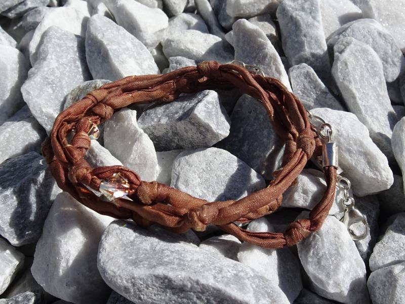 Glitzerndes Wickelarmband Mocha Mousse von VoegelchenShop