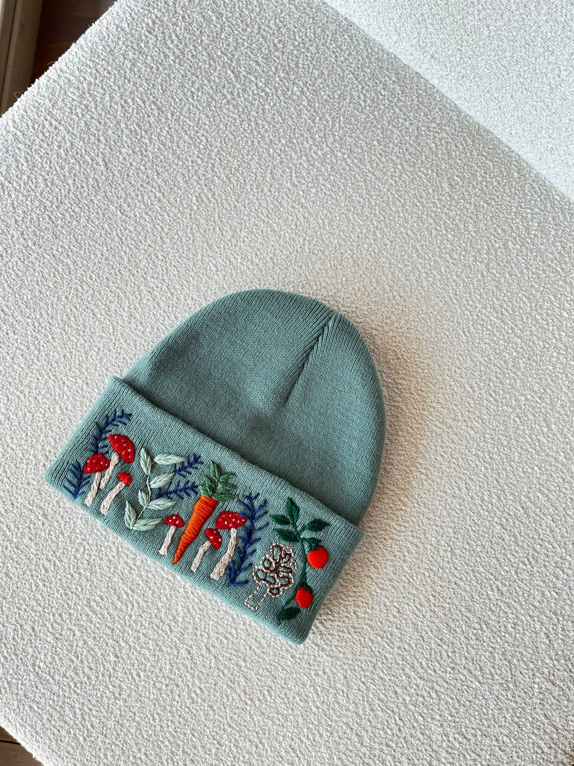 Unisex Weiche Pilz Stickerei Mütze Für Weihnachten von VoelEmbroideryStore