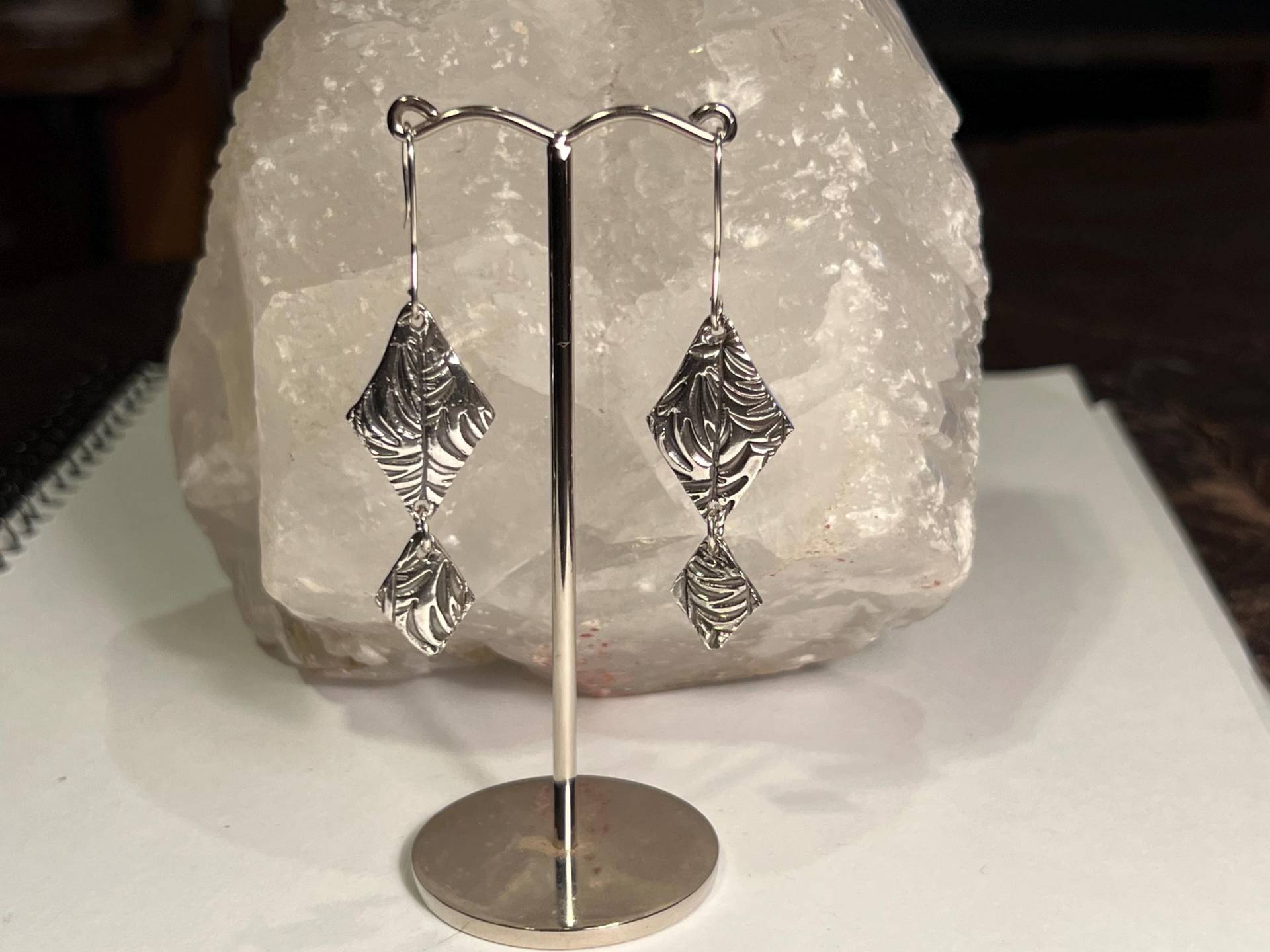 Feinsilber Tropfen Ohrringe, Original Und Individuell Handgefertigt, Gepresstes Mit Silber Ohrhaken Feinsilber Tropfen Ohrringe, Original Und Individuell Handgefertigt, Gepresstes Mit Silber Ohrhaken von VogaVonHearl
