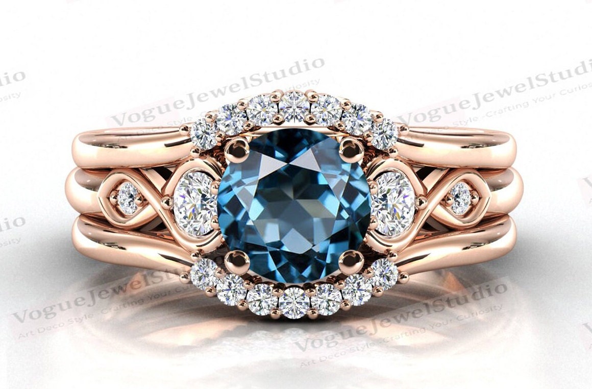 Antik London Blautopas Verlobungsring Set Für Frauen Rose Gold Blautopas Braut Ehering Art Deco 3 Stück Jubiläum Ring von VogueJewelStudio