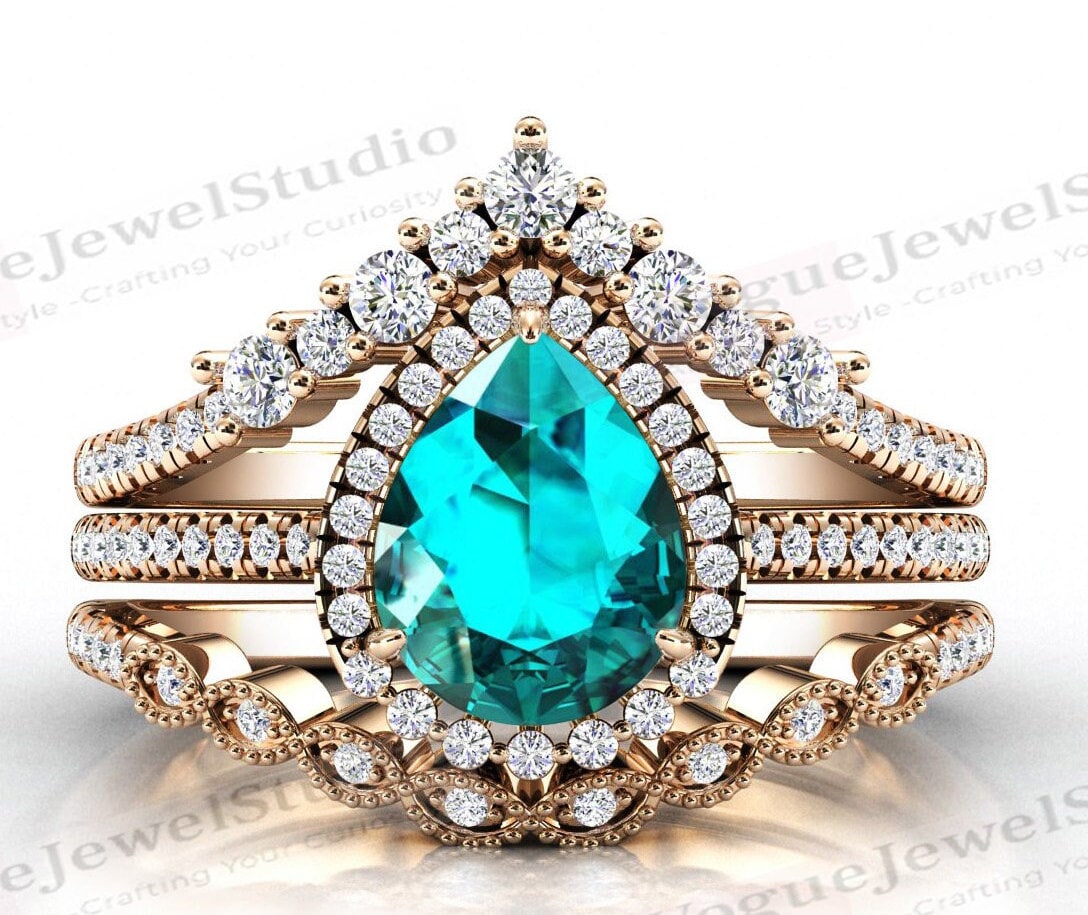 Art Deco Paraiba Turmalin Verlobungsring Set Birne Form Antik Ehering 3 Stück Brautring Für Frauen von VogueJewelStudio