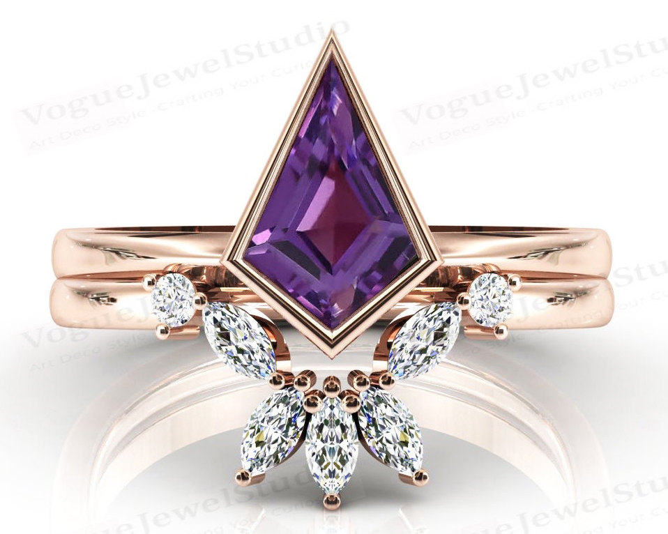 Kite Shaped Amethyst Verlobungsring Set Rosegold Art Deco Ehering Für Frauen Antik Cut Brautring von VogueJewelStudio