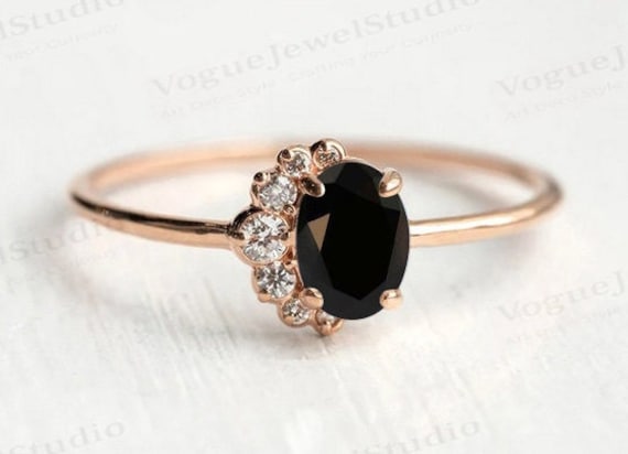 Ovaler Schwarzer Onyx Verlobungsring Vintage Ehering Für Frauen Zierliche Art Deco Black Braut Versprechen Ring von VogueJewelStudio