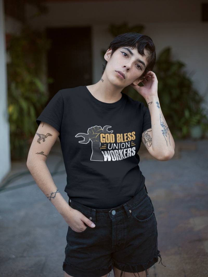 Gebet Und Unterstützung Zeigen Sie Ihren Glauben Mit Dem T-Shirt "God Bless Union Workers' von VoicesOfLabor