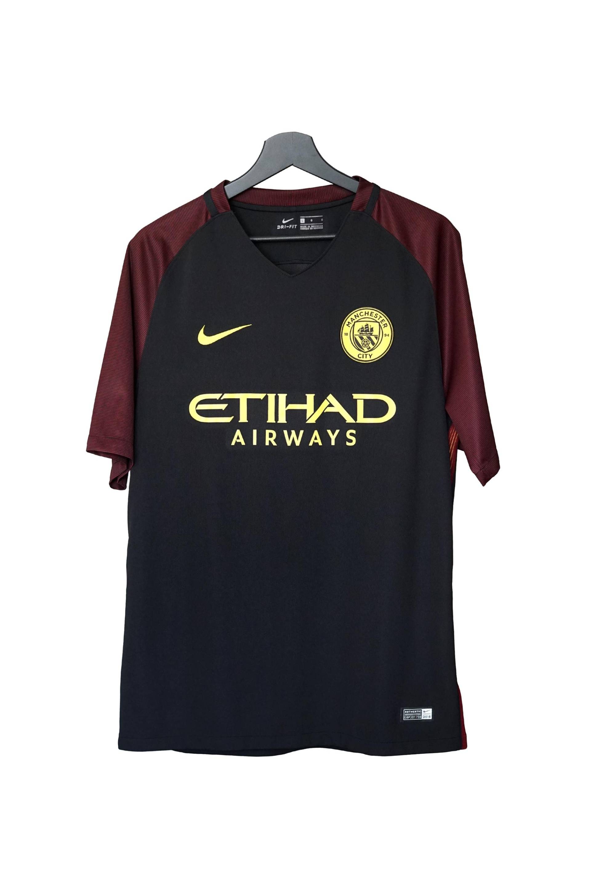 Manchester City 2016/17 Away Kit Shirt Manchester City 2016/17 Away Kit Shirt von VoivodaVintage