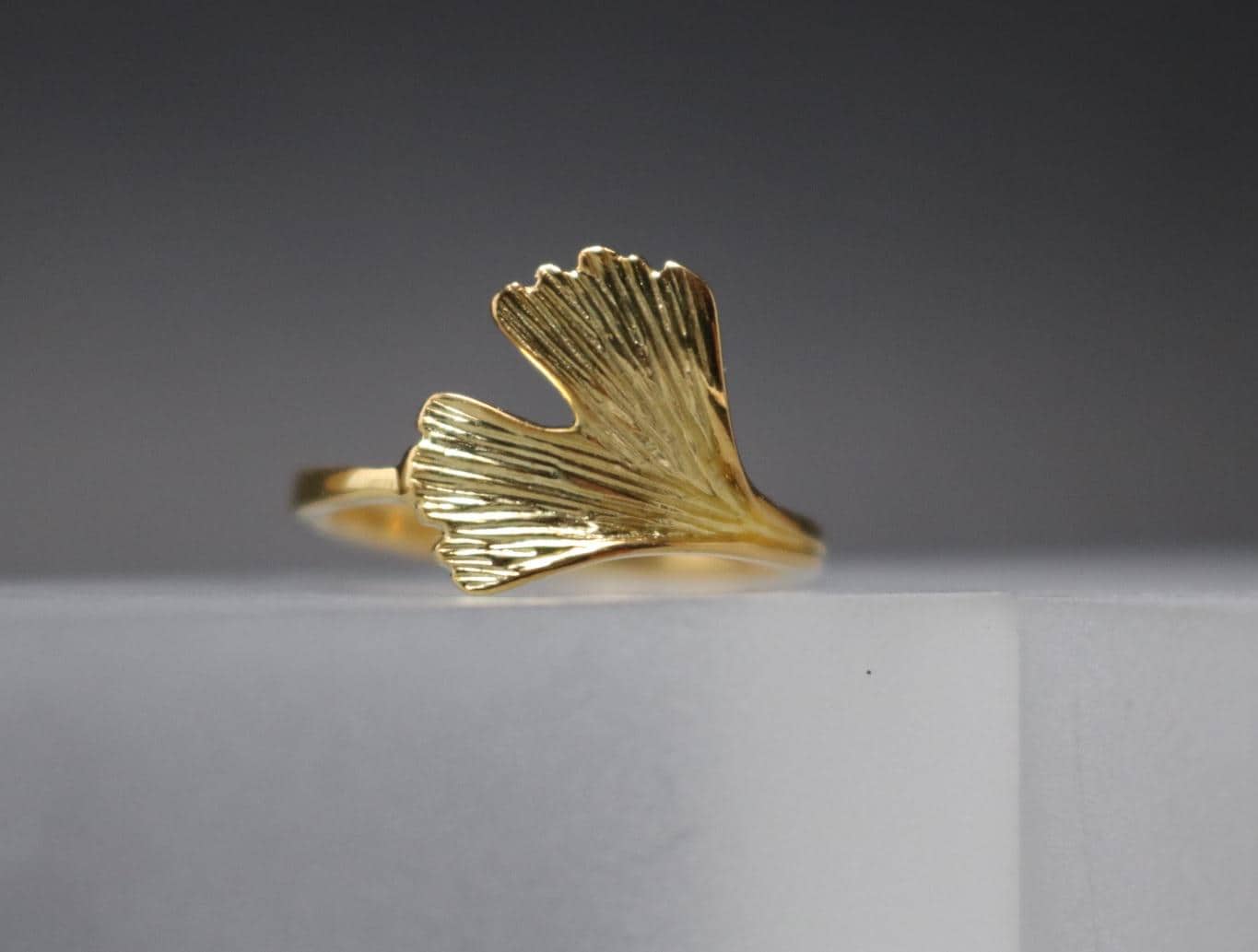 Ginkgo Ring Vergoldet - Damenring Blatt 925 Sterling Silber Ginkgoblatt Ring, Natur Design, Geschenk Für Frauen, Filigran, Elegant Ginkgo Ring Vergoldet - Damenring Blatt 925 Sterling Silber Ginkgoblatt Ring, Natur Design, Geschenk Für Frauen, Filigran, Elegant von VolksJuwelier