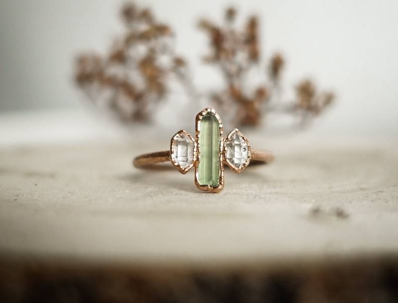 Herkimer Diamant Und Grüner Turmalin Kupferring/Naturstein Rohedelstein Ring Handgemachtes Unikat von Volucelle