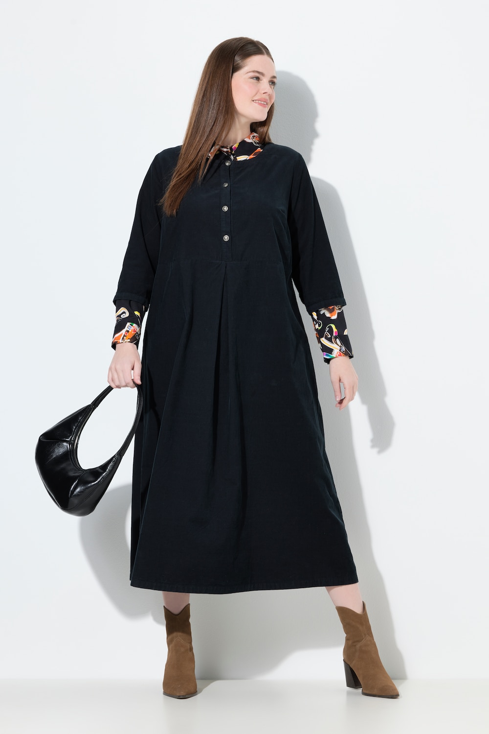 Große Größen Cord-Maxikleid, Damen, schwarz, Größe: 50/52, Baumwolle, Ulla Popken von Von Landen