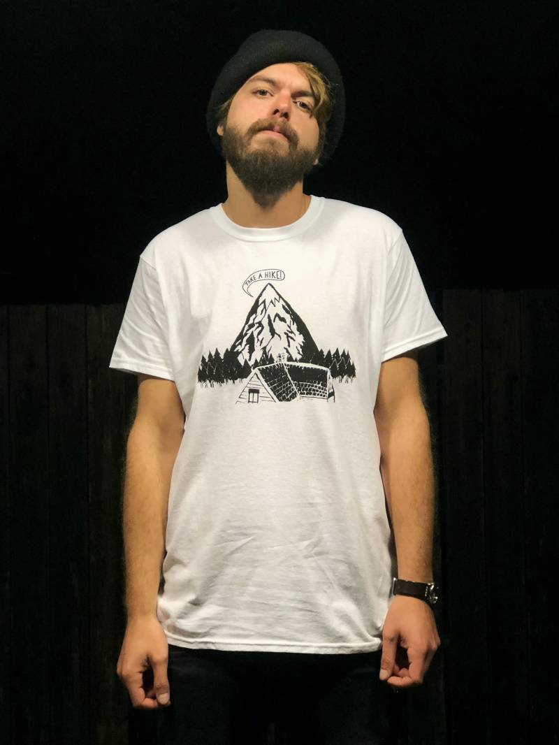 Machen Sie Eine Wanderung Siebdruck T-Shirt Machen Sie Eine Wanderung Siebdruck T-Shirt von VonBrutonPrintshop