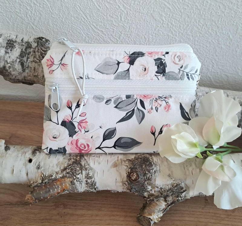 Geldbörse Portemonnaie Mini Geldbeutel Schlüsseltasche Pflastertasche Geldgeschenk Sofortversand Rosen Rosa Grau Weiß von VonDerNaehDreschern