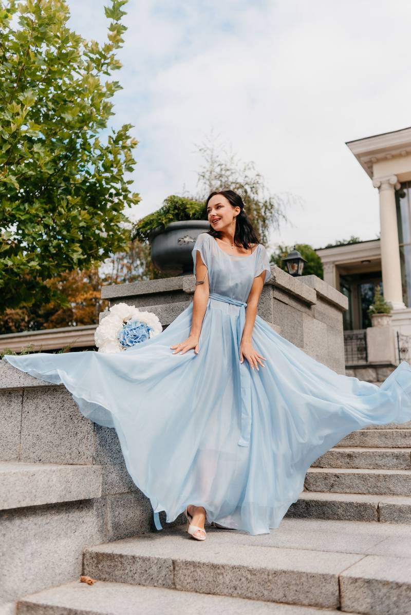 Rückenfreies Chiffon Maxikleid V-Ausschnitt Brautjungfer, Abendhochzeit Rückenfreies Chiffon Maxikleid V-Ausschnitt Brautjungfer, Abendhochzeit von VonaDmytras