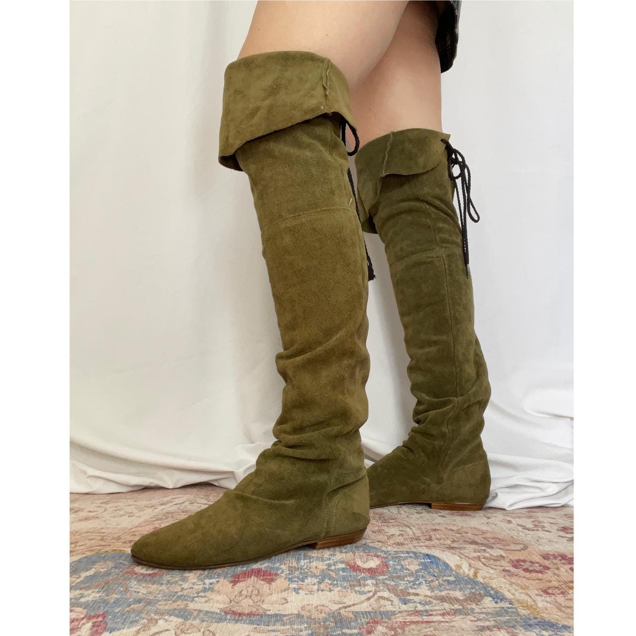 Grüne Wildleder Vintage 70Er 80Er Jahre Overknee Spitz Boho Stiefel von VonlenskaVintage