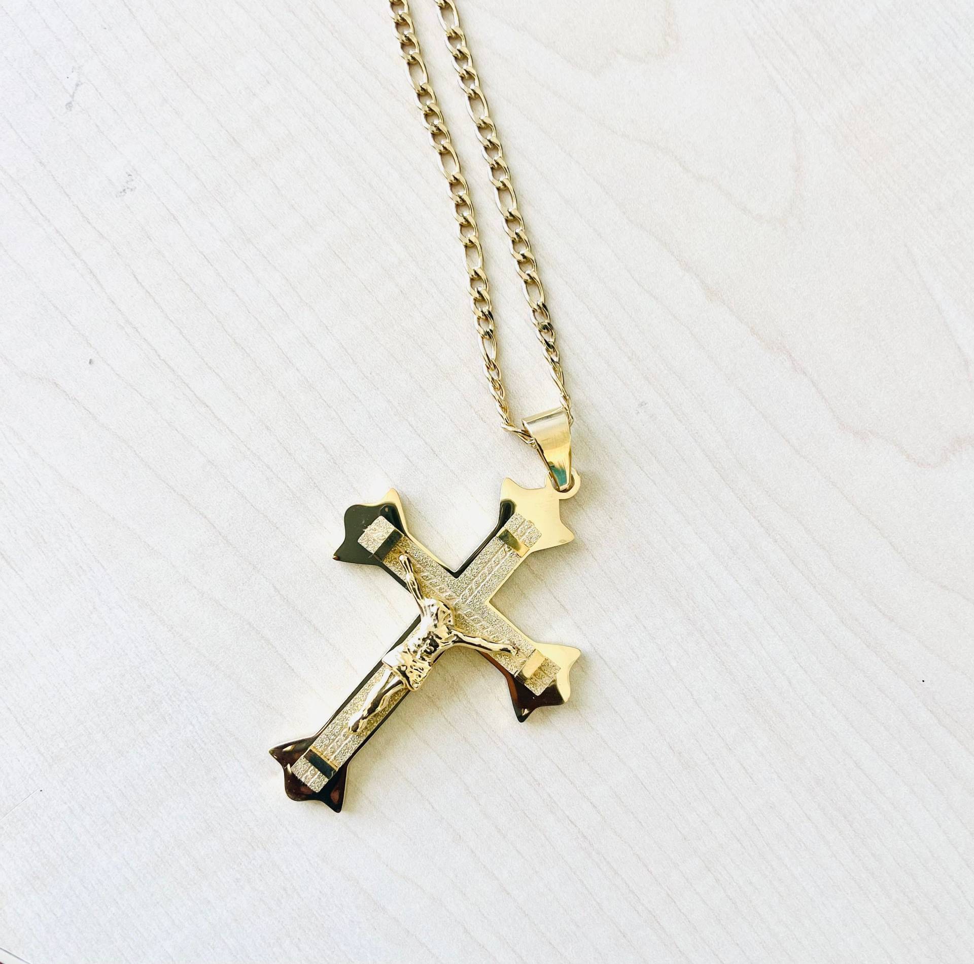 18K Gold Kreuz Kruzifix Figaro Kette Für Männer Väter Ehemann Perfektes Geschenk Kleine Jesus Stück Anhänger Thanksgiving Weihnachten Jahrestag von Vonlosangeles