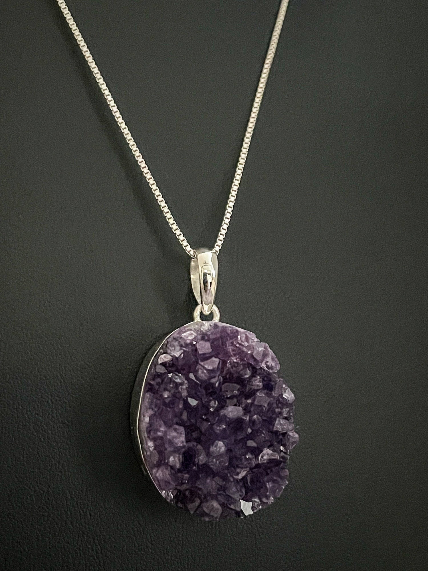 Echte Rohe Amethyst Geode Halskette, Sterling Silber Anhänger, Februar Birthstone Schmuck, Natürlicher Edelstein, Unikat von VonzJewel