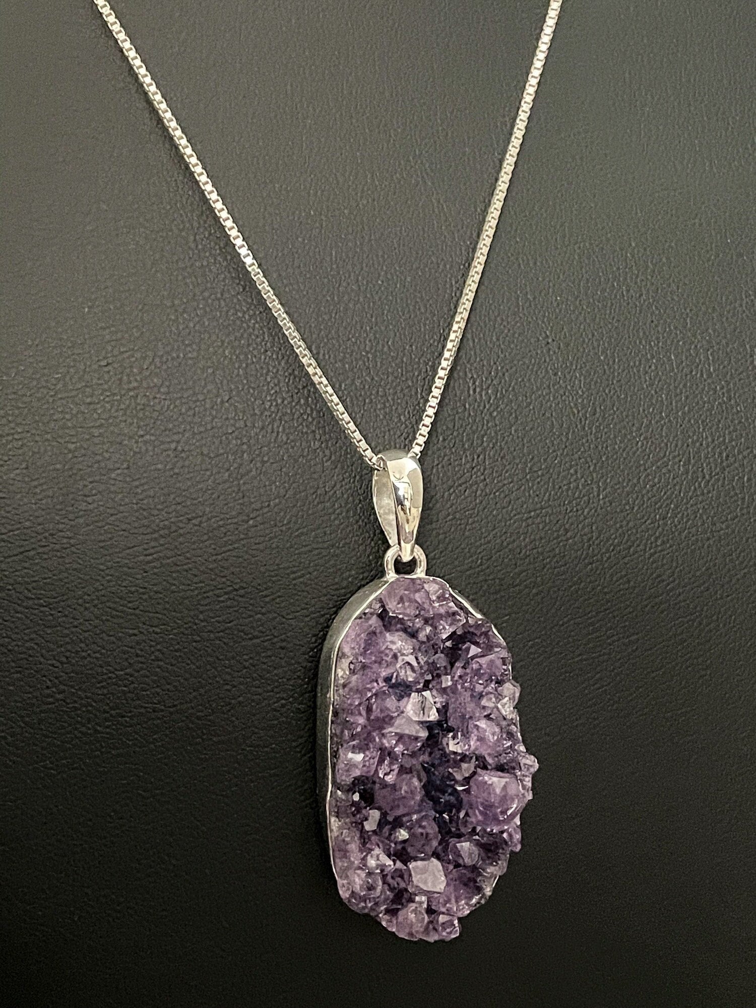 Echte Rohe Amethyst Geode Halskette, Sterling Silber Anhänger, Februar Birthstone Schmuck, Natürlicher Edelstein, Unikat von VonzJewel